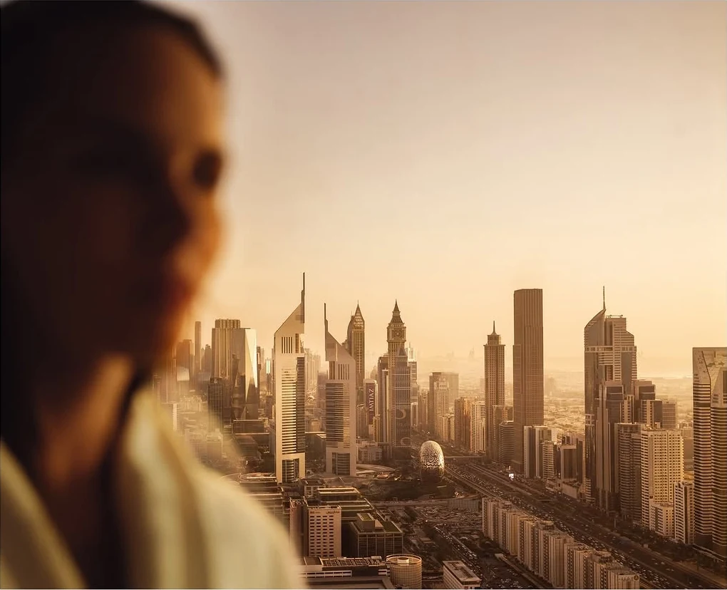 Sheikh Zayed Road vue d'un étage élevé