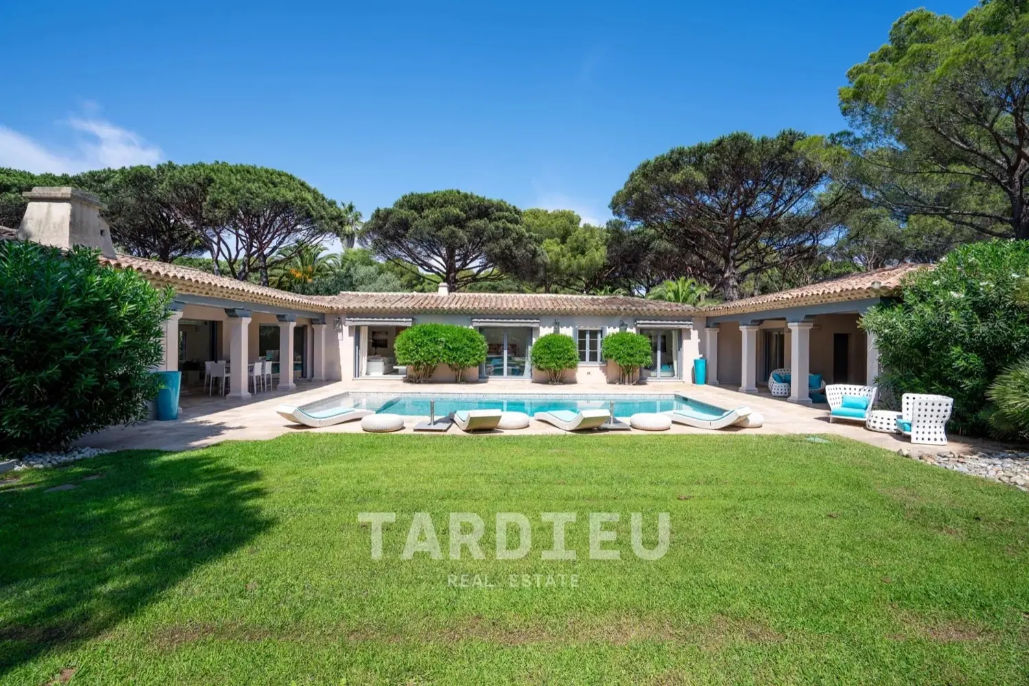 Domaine de pins, proche plages Pampelonne
