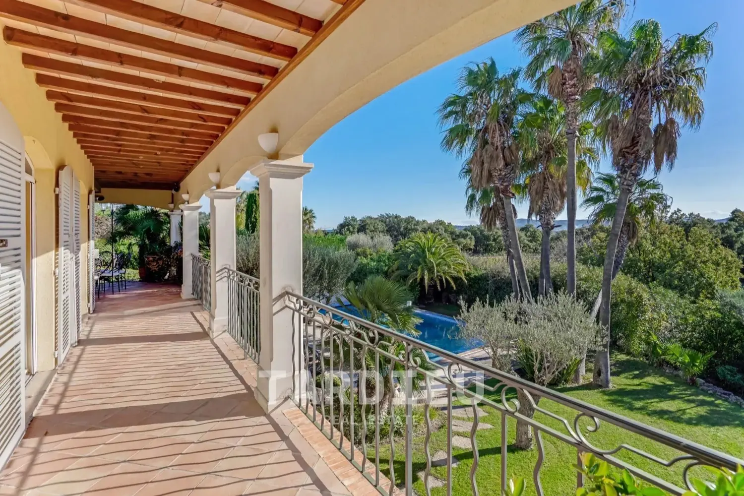 Maison provençale de 267 m² avec piscine