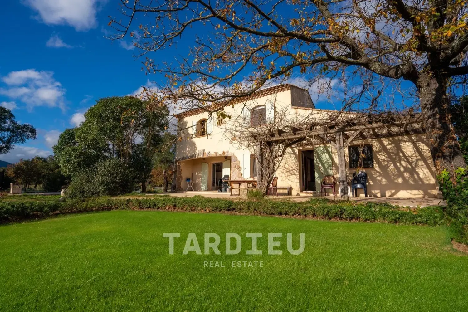 Propriété familiale sur 2.35 ha